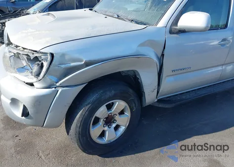 2005 Toyota Tacoma Prerunner V6 from USA, damaged, VIN 5TEKU72N45Z051037